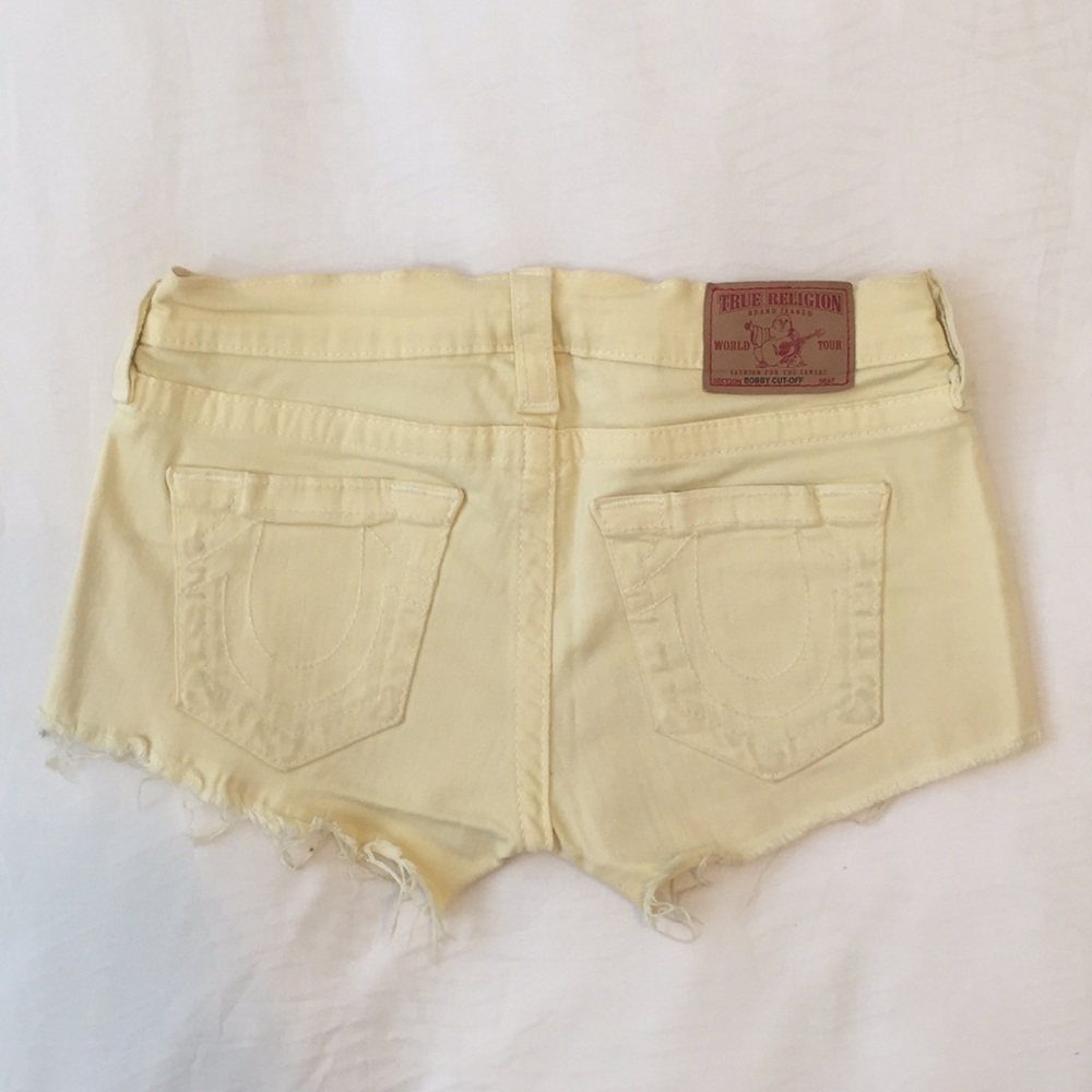 True Religion. Bobby cut off shorts. Size 25. EUC